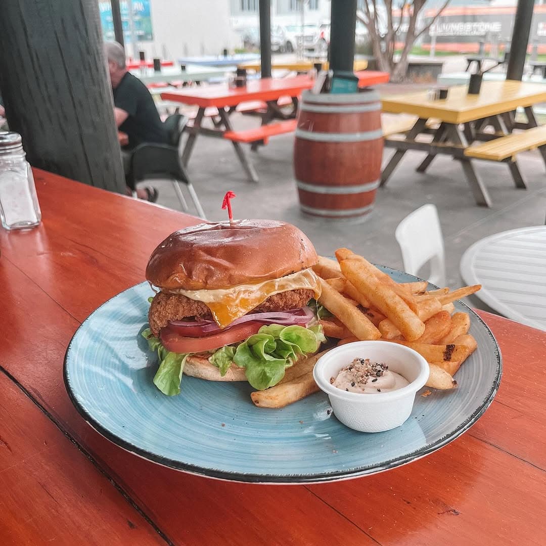 Cheeseburger at Blackies Cafe, Whangamatā