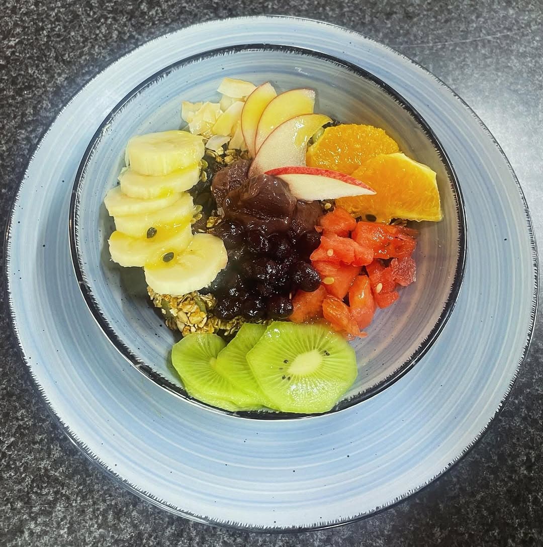 Acai bowl at Blackies Cafe, Whangamatā